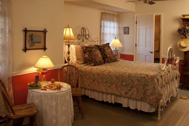 Eagle Harbor Inn — photo 11