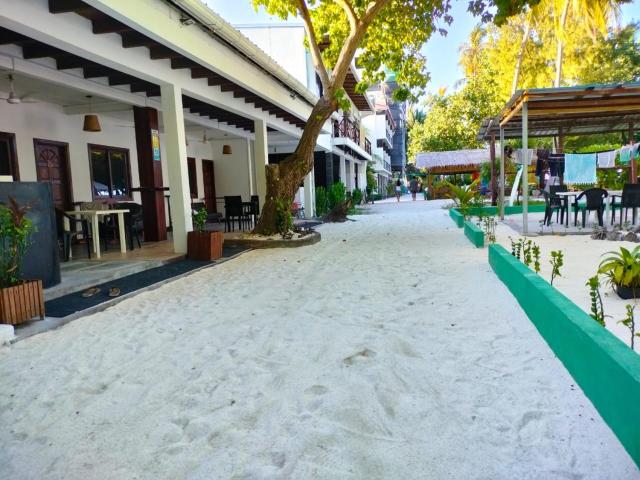 Surf Deck Guest House — photo 9