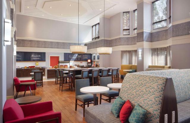 Hampton Inn & Suites-Atlanta Airport North-I-85 — photo 10