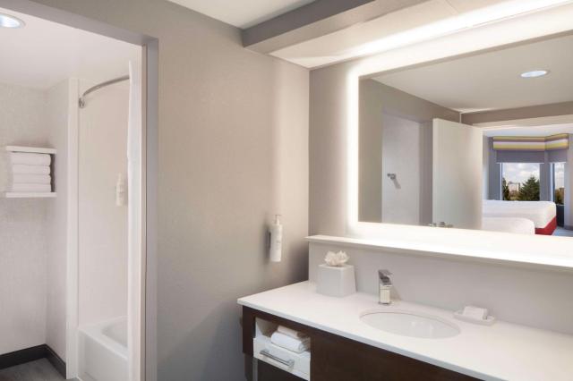 Hampton Inn & Suites-Atlanta Airport North-I-85 — photo 24