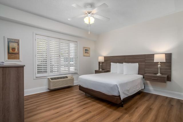 Naples Park Central Hotel — photo 19