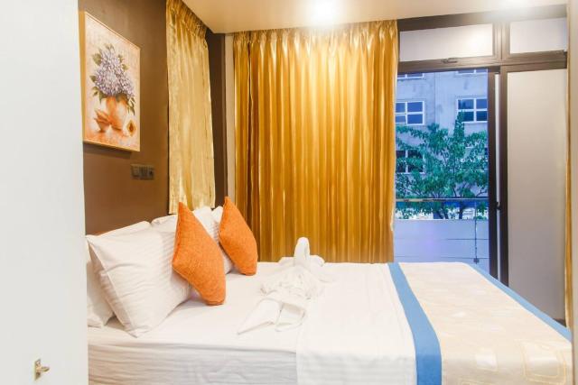Deluxe Double or Twin Room — CLUB BLU