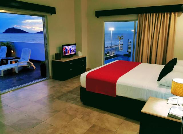 Coral Island Beach View Hotel — photo 22
