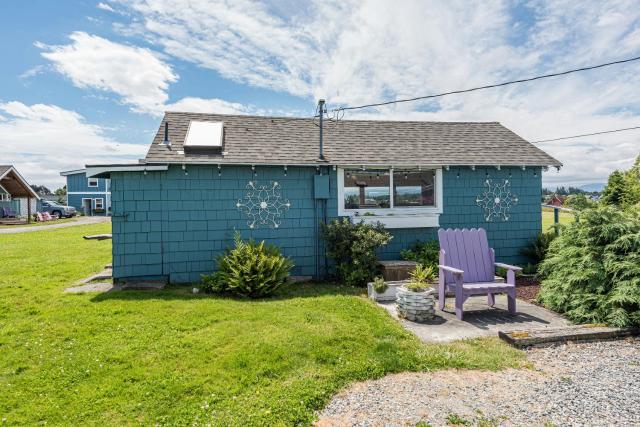 Juan de Fuca Waterfront Hotel & Cottages — photo 23
