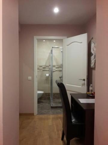 EU Guesthouse — photo 13