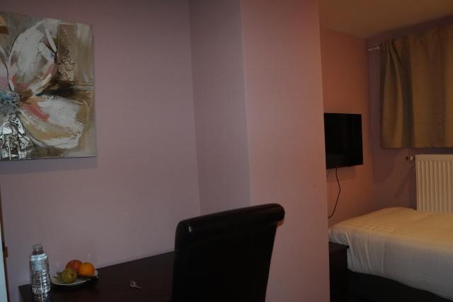 EU Guesthouse — photo 12