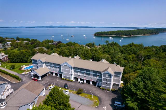 Bluenose Inn - Bar Harbor Collection — photo 17