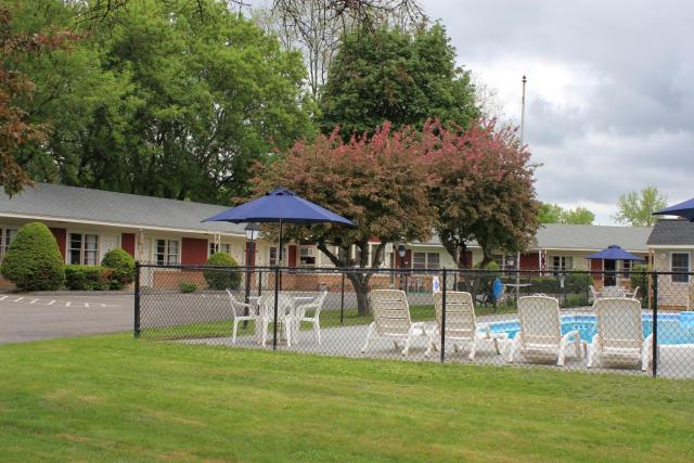 Berkshire Inn — photo 19