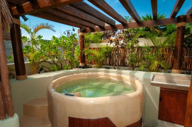 Maya Villa Condo Hotel and Beachclub — photo 3