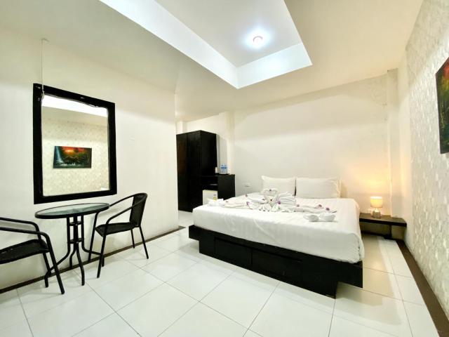 Beachwalk Patong — photo 17