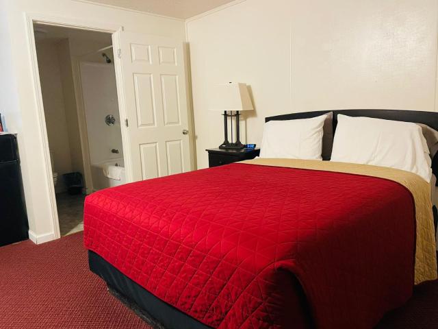 Big Red Motel — photo 17