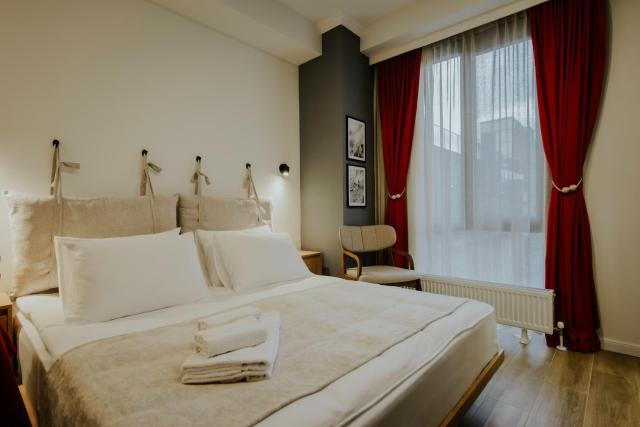 King Suite — Skyline Luxury Suites