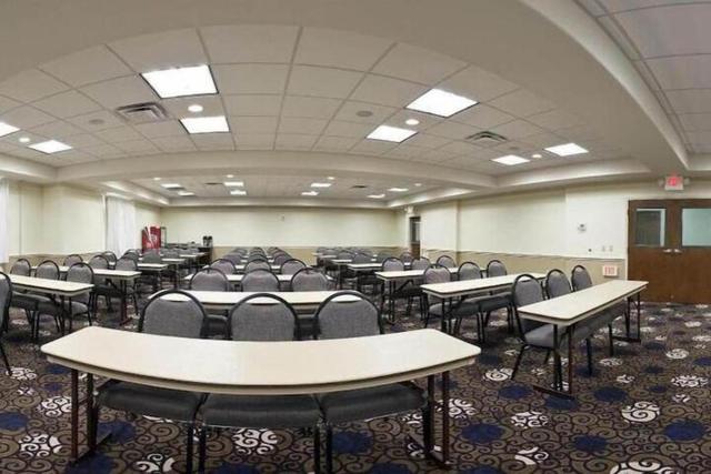 ASPEN GRAND HOTELS La Porte — photo 10