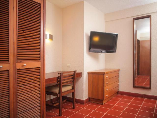 Hotel Casa Colonial Cozumel-Dog Friendly — photo 15