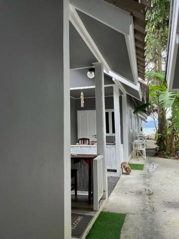 New Harrys Sunset Resort - Klong Nin Beach — photo 18