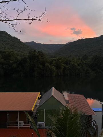 ชอว์ งาทอง รีสอร์ต Chor Ngar Thong Erawan Kanchanaburi — photo 16