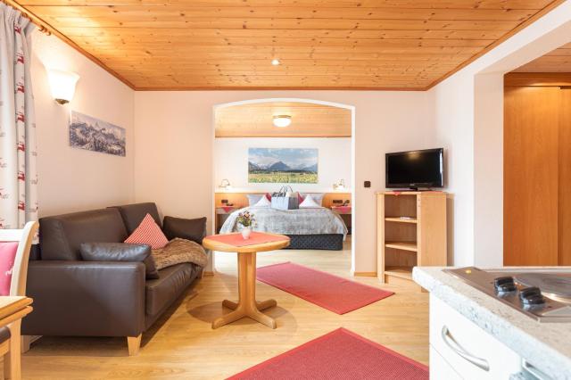 Double Room with Mountain View — Familien- und Wellnesshotel "Landhaus Viktoria"