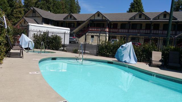 Wildwood Inn Hotel — photo 15
