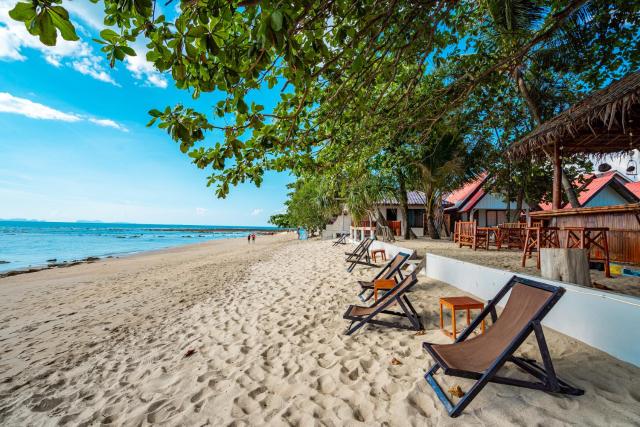 Lanta Beachfront Resort — photo 19