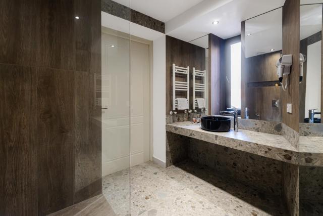 Apart Meidani - Stylish Old Town Apartment with Balcony & Synagogue View — photo 21