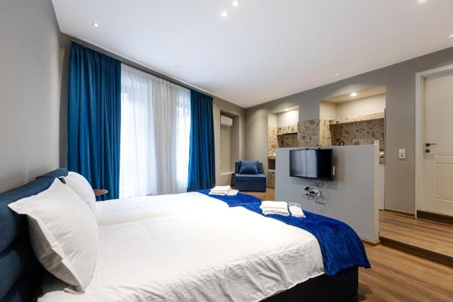Apart Meidani - Stylish Old Town Apartment with Balcony & Synagogue View — photo 6