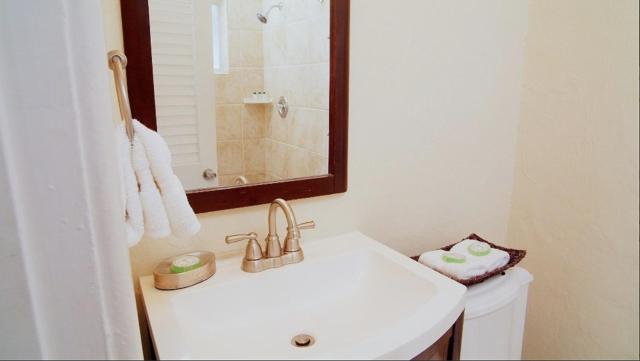 Coconut Palm Inn — photo 14