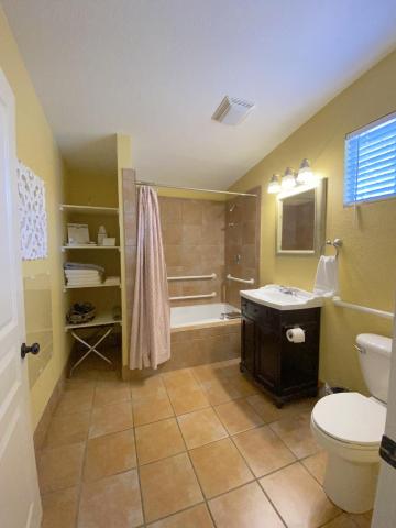 Comal Inn — photo 19