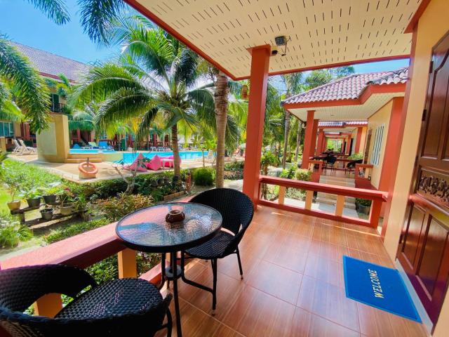 Peaceful Resort , Long Beach - Koh Lanta — photo 21