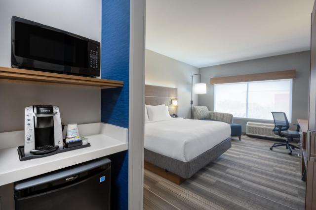 Holiday Inn Express & Suites - Gilbert - Mesa Gateway Airport — photo 18