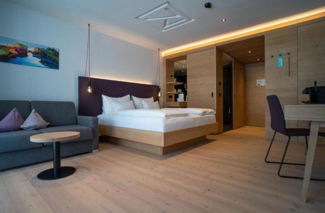 Wellness und Brunch Hotel MorgenZeit beheizter Naturteich Genuss Frühstück bis 13 Uhr Hochkönig Sommercard — photo 11