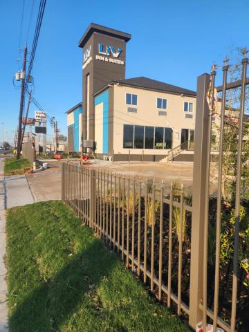 LiV INN & SUITES HOUSTON — photo 10