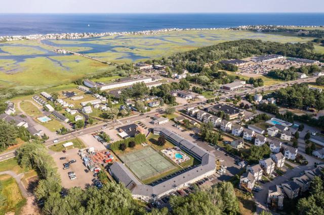 Nautical Mile Resort — photo 12