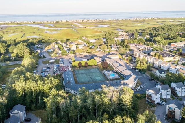 Nautical Mile Resort — photo 17