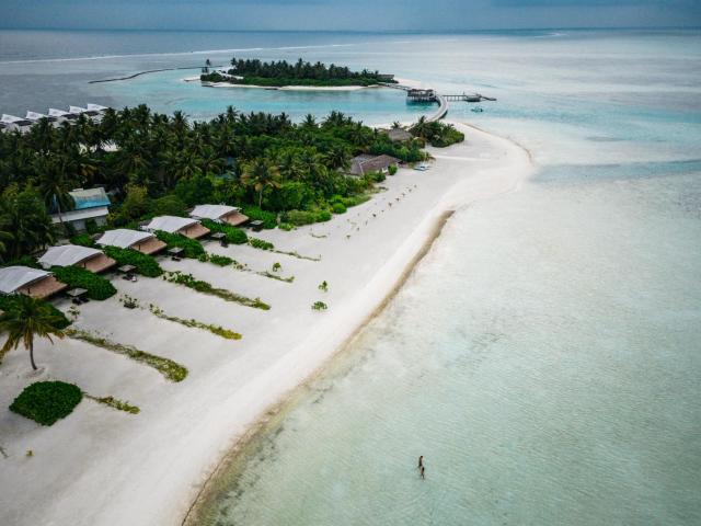 Cinnamon Hakuraa Huraa Maldives — photo 1