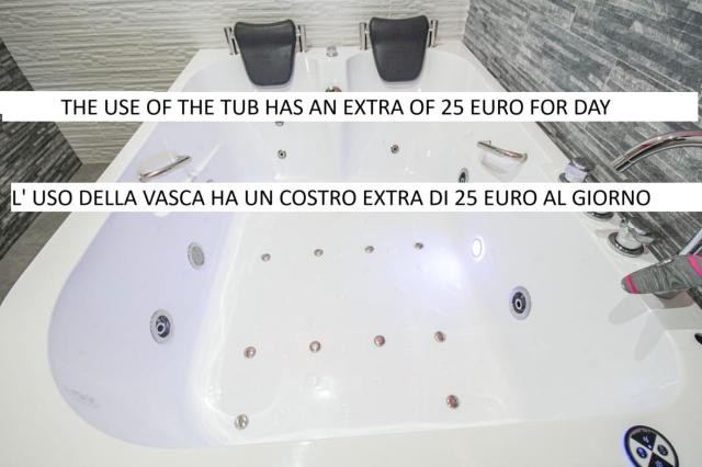 Royal Playa Suite and Apartament -private parking- self chek out — photo 10