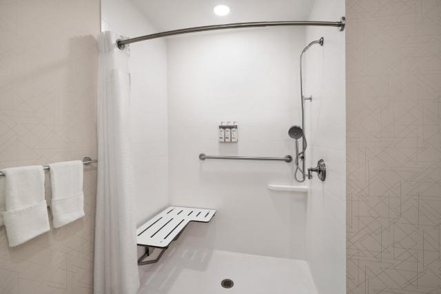 Holiday Inn Express Syracuse Airport by IHG — photo 22