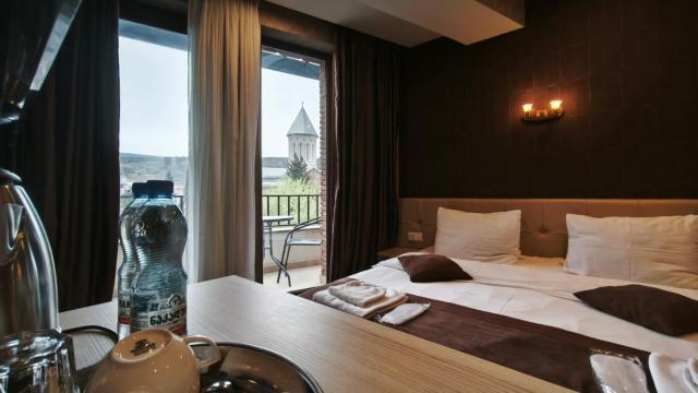 Standard King Room — Hotel Voyager