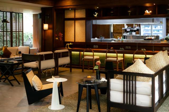 Fourteen Roses Beach Hotel — photo 9