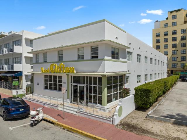 The Clifton — photo 8
