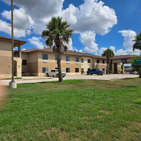Karnes City Lodge — photo 18
