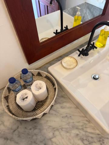 Uluwatu Stay's Deluxe Suite #5 — photo 22