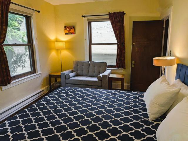 Bluebird Guesthouse — photo 13