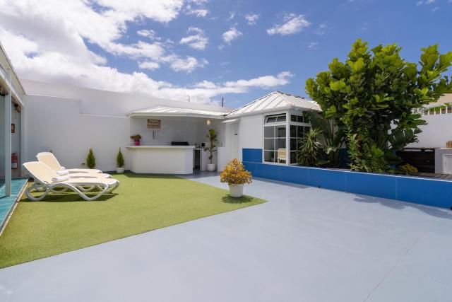 Guest house Villa Neon Tenerife — photo 7