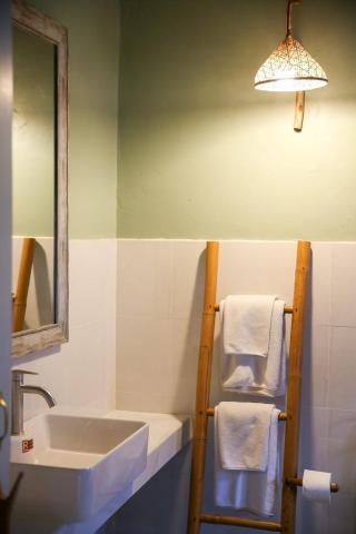 Baannoi Nornmuan retreat vacation rental & workshop Chiang Mai — photo 11