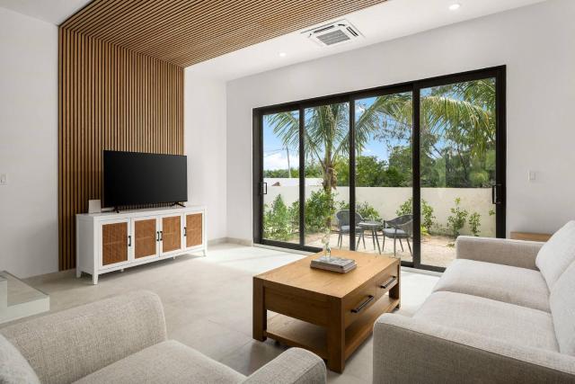 Baley TCI 3BR 3Bath Townhome — photo 1