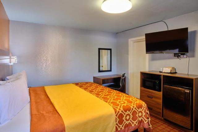 Economy Inn Pratt — photo 4