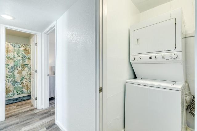 Pelican Place — photo 19