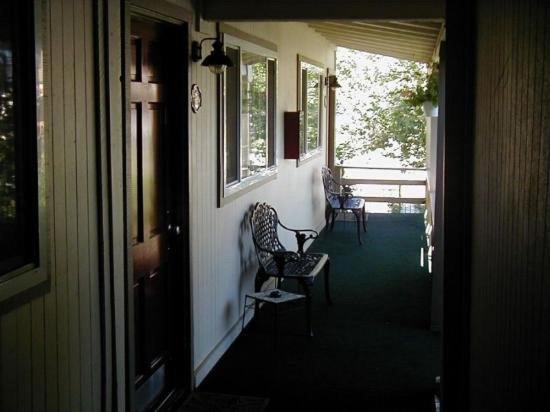 Colfax Motor Lodge — photo 10