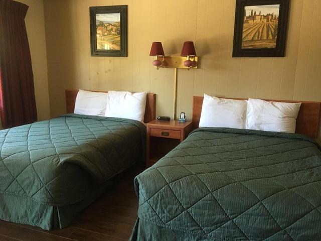 Colfax Motor Lodge — photo 2