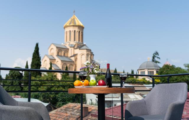 Family Room — Gallery Inn Old Tbilisi
